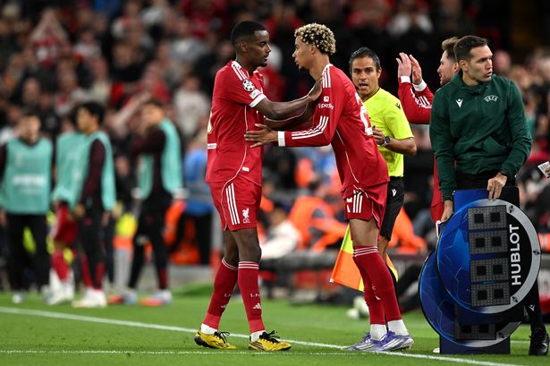 Alexander Isak trong ngày ra mắt Liverpool có ổn không 1