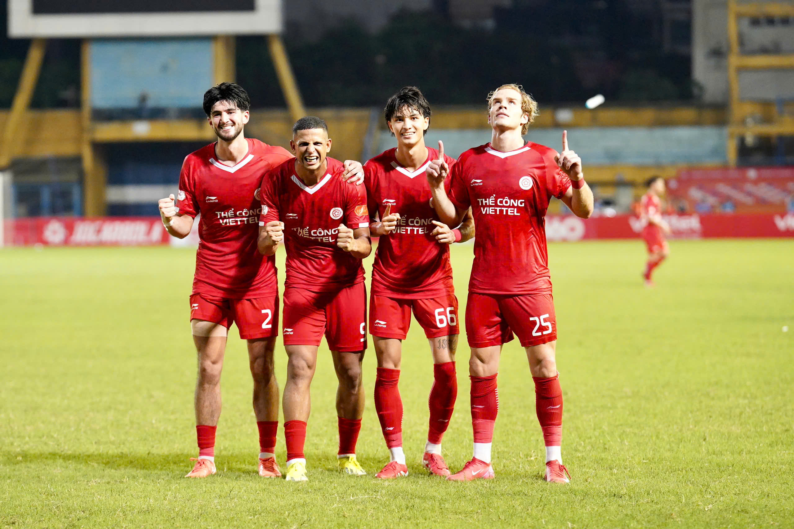 Màn chào sân đáng nhớ của sao Việt kiều Damian Vũ Thanh An 2