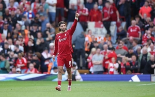 dominik-szoboszlai-of-liverpool-celebrates-scoring-the-1-0-goal-during-the-english-premier-league-soccer-match-between-liverpool-fc-and-arsenal-fc-efe-0109081106-4.jpg