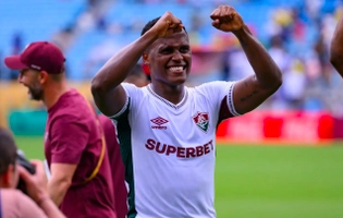 jhon-arias-of-fluminense-0107113153-1.jpg