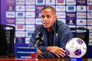 patrick-kluivert-9393-2485-0810110021-1.jpg