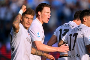 scott-mctominay-napoli-celebrate-giovanni-di-lorenzo-2608135458.jpg