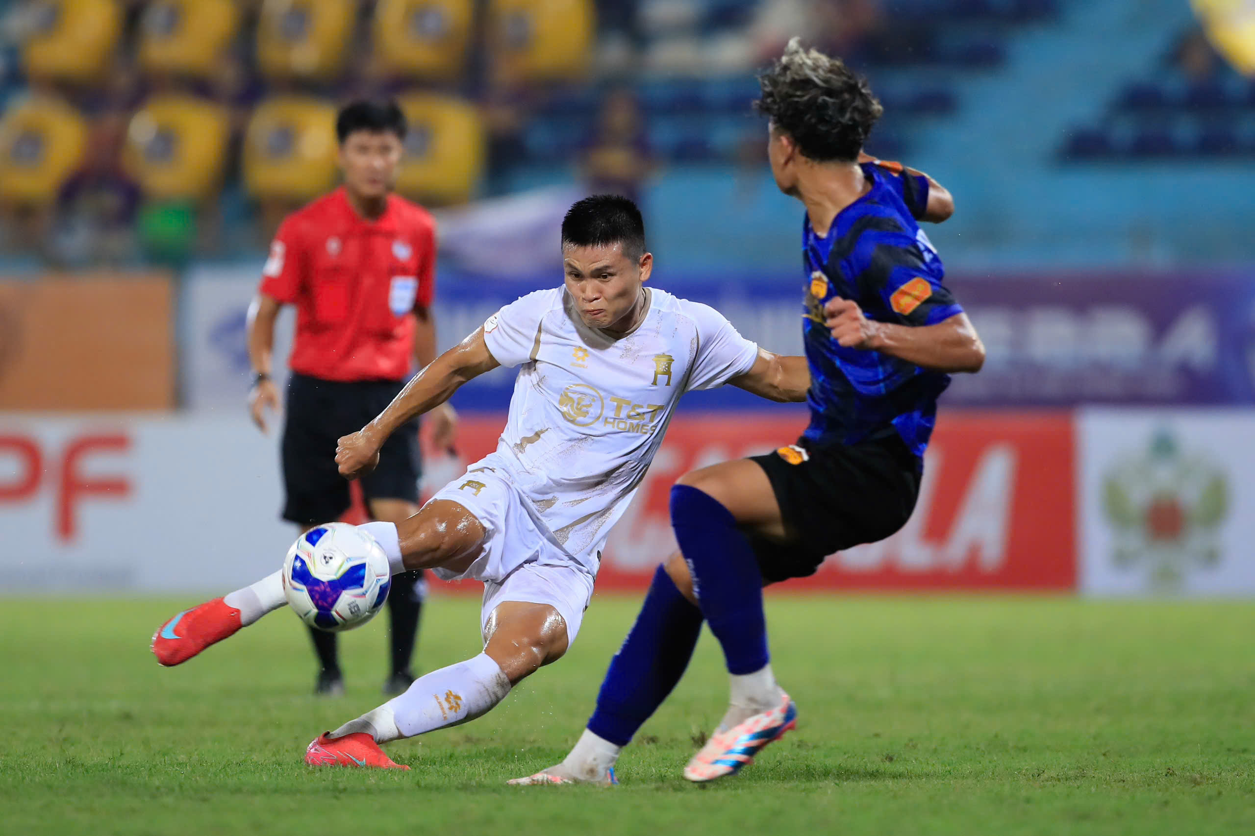 Trước vòng 5 LPBank VLeague 1-202526 Thách thức chờ đón ĐKVĐ Nam Định 2